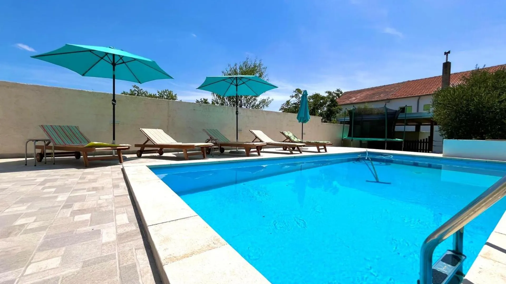 Hébergement de vacances Villa Stone & Sun Retreat With Private Pool à Rupalj